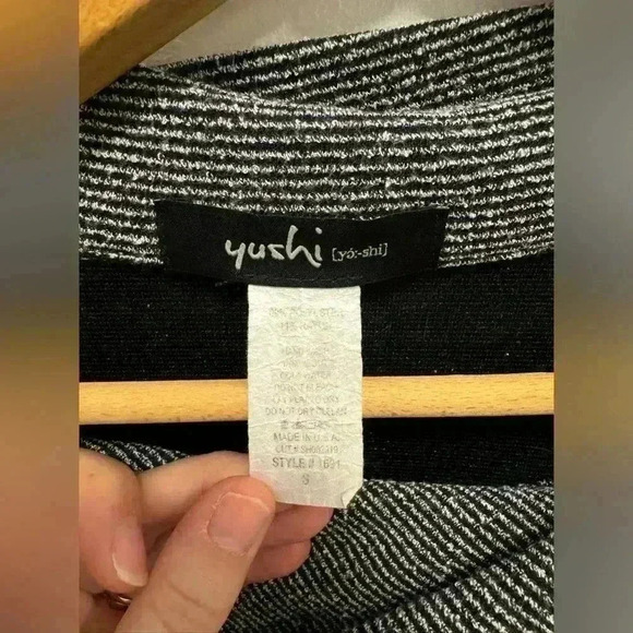 Yushi women’s pullover sweater grey and black cowl neck size small - Picture 8 of 12